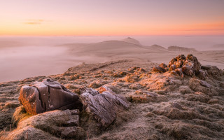 Mountain fog dawn valley backpack - a backpack free wallpaper