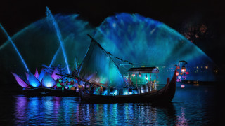 Holographic boat city night reflection - disney free wallpaper