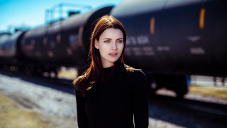 Woman train portrait blurry military - claire hummel free wallpaper