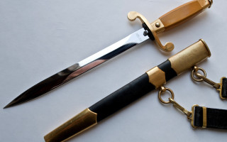 Knife holder chain viennese baroque - sharp foccus ilustration free wallpaper