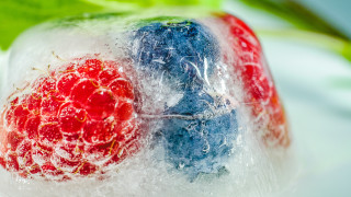 Strawberry blueberry ice planet leaf - plastic free wallpaper