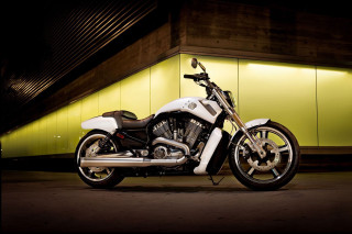 White motorcycle night building neon - a white motorcycle free wallpaper for desktop