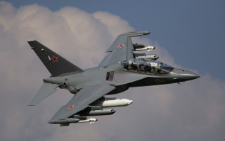 Fighter jet clouds red star - a red star free wallpaper