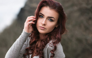 Redhaired woman mountain portrait photorealistic - long red hair free wallpaper for desktop