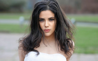 Woman long hair park bokeh 3 - head and shoulders portrait free wallpaper for desktop