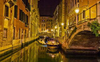 Canal boats bridge nighttime lights 2 - a canal free wallpaper