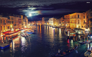 River boats full moon city - a full moon in the sky above free wallpaper for desktop