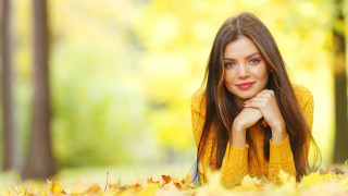 Autumn leaves woman park blurry - the ground and trees free wallpaper for desktop