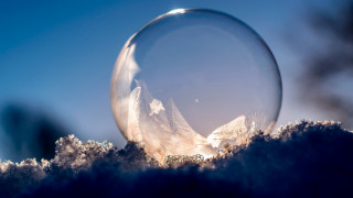 Snow mountain bubble macro award - photograph free wallpaper for desktop