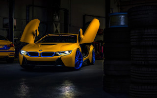 Yellow car doors open garage - its door free wallpaper
