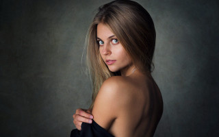 Elina karimova portrait black dress - free portrait wallpaper for desktop