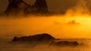 Boat steam rocks mist city - mist free wallpaper