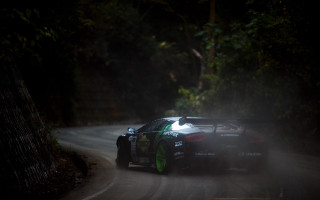 Car foggy road tiltshift motionblur - the side of its free wallpaper for desktop