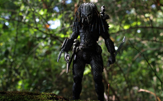 Toy predator woods knife christmas - his hand and a knife free wallpaper
