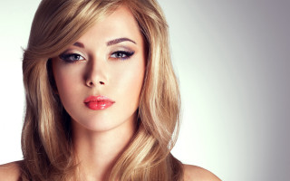 Blonde woman red lips photorealistic - a red lipstick free wallpaper for desktop