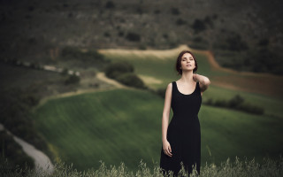 Woman black dress field tilt - her ear free wallpaper