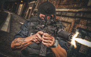 Man mask gun fire city - realistic free wallpaper for desktop