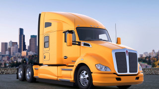 Yellow truck city skyline blue - realistic free wallpaper for desktop