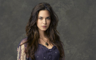 Woman longhair purpleshirt gothicportrait browneyes - a purple shirt free wallpaper