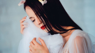 Woman white dress veil flower 3 - fashion photography free wallpaper