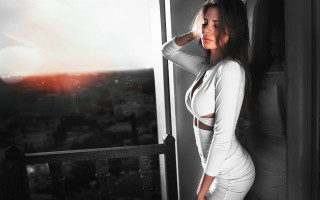 Annabel eyres white kimono night - her right arm free wallpaper