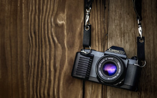 Camera wooden wall macro photorealism - a len free wallpaper for desktop