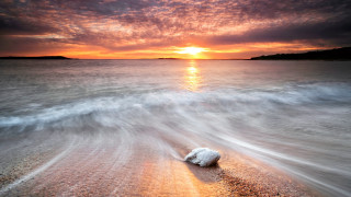 Rock beach sunset wave foreground - a rock in the foreground free wallpaper for desktop