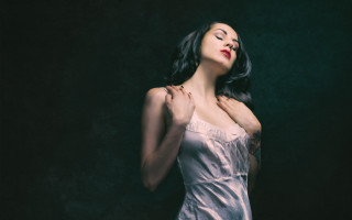 Woman white dress closed eyes - a white dress free wallpaper for desktop