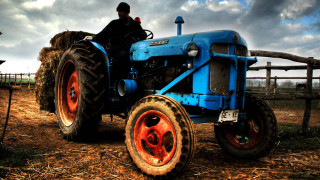 Man tractor fence tiltshift award - a wooden fence free wallpaper