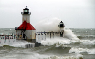 Lighthouse waves clock background stormy - stormy weather free wallpaper
