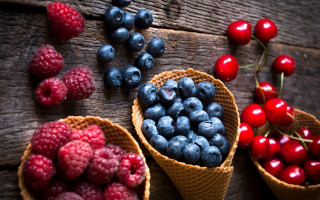 Berries icecream basket stilllife food - evaline ness free wallpaper for desktop