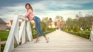 Woman park railing fashion shoot - barbizon school free wallpaper