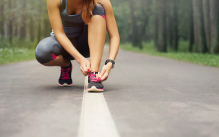 Woman shoes woods athletic outdoors - her shoe free wallpaper