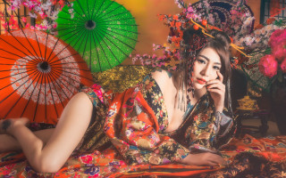 Woman lying umbrella kimono cherry - fei danxu free wallpaper