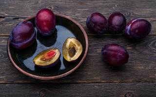 Plums bowl wooden table harlem - harlem renaissance free wallpaper