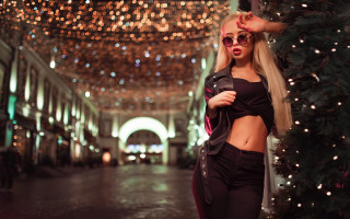 Blonde woman christmas tree fashion - artur tarnowski free wallpaper