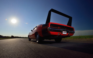 Red car large hood sun - eric taylor free wallpaper for desktop