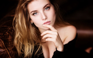 Woman long hair portrait jewelry - her chin free wallpaper