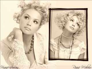 Woman curly hair necklace mirror - curly free wallpaper