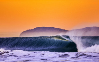 Large wave mountain sunset person - a large wave free wallpaper