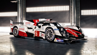 Racing car garage roller door - racing free wallpaper
