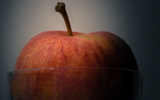 Red apple glass bowl stem - a stem free wallpaper