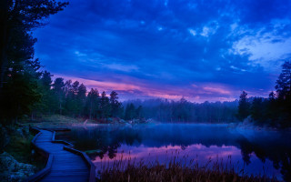 Wooden walkway lake dusk purple - a purple sky in the background free wallpaper for desktop