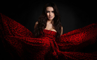 Woman red dress black background - fashion photography free wallpaper