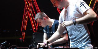 Neon lit futurism baroque cubo - redshift free wallpaper