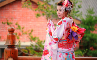 Kimono woman balcony tree house - fei danxu free wallpaper