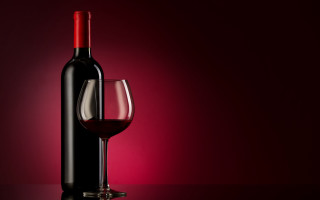 Wine glass bottle table red - a bottle of wine and a glass of wine free wallpaper