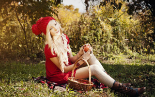Woman red dress apples hat - a basket of apples free wallpaper