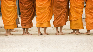 Monks jigsaw puzzle symmetry ella - their foot free wallpaper