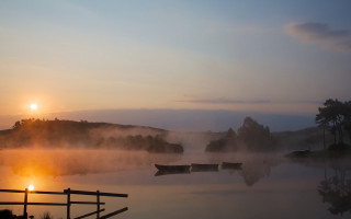 Misty lake sunset trees city - mist free wallpaper for desktop